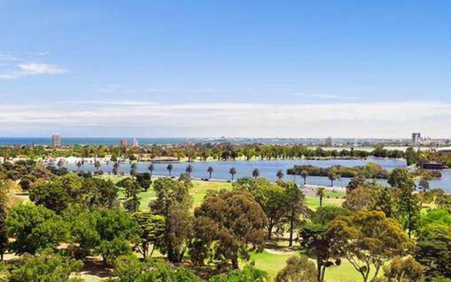 Wyndel Apartments St Kilda Views