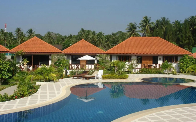 Sailom Resort Bangsaphan