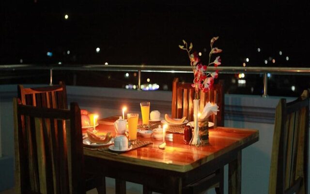 Pine Breeze Hotel