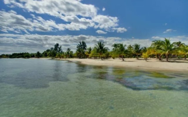 Coco's Beachfront Cabanas