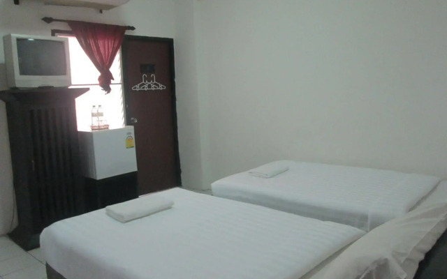 Royal Guesthouse at Chiang Mai Old City By Hjz