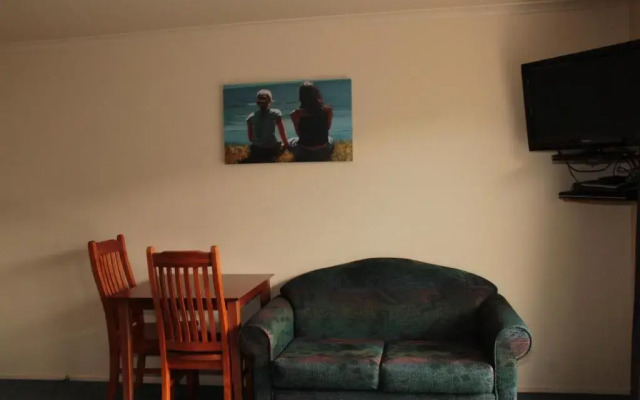 Heritage Court Motel