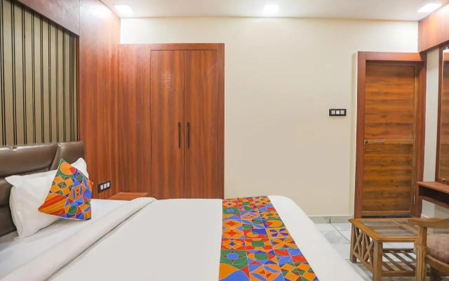 Fabhotel The Treenity House