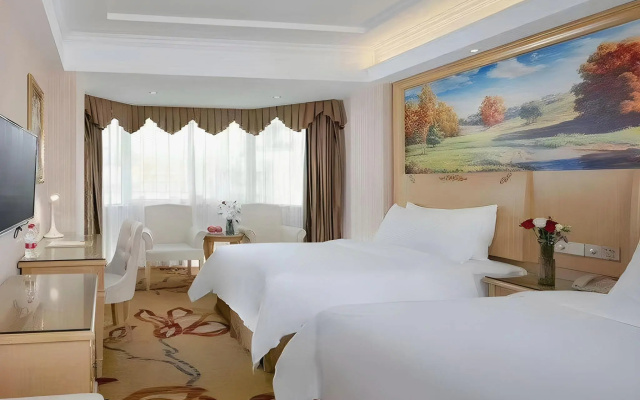 Vienna Hotel Guangdong Huizhou Jiangbei Railway Station – Guest Rooms – Huizhou