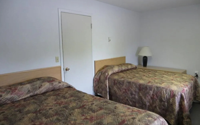 Lazy J Motel