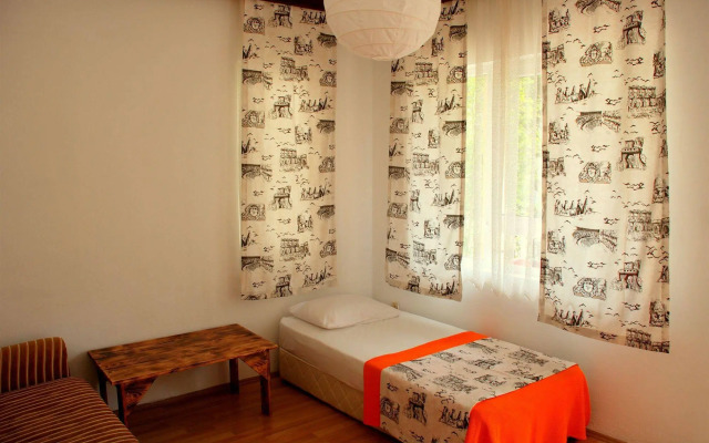 Dionysos Lodge