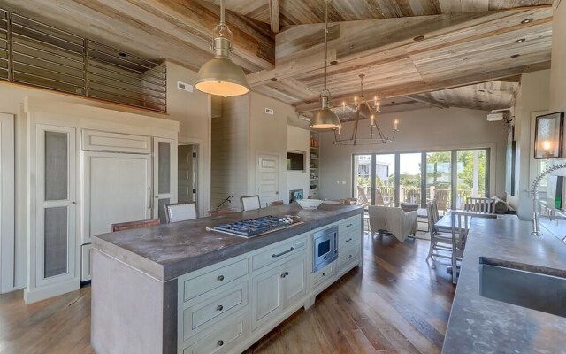 305 Carolina Boulevard