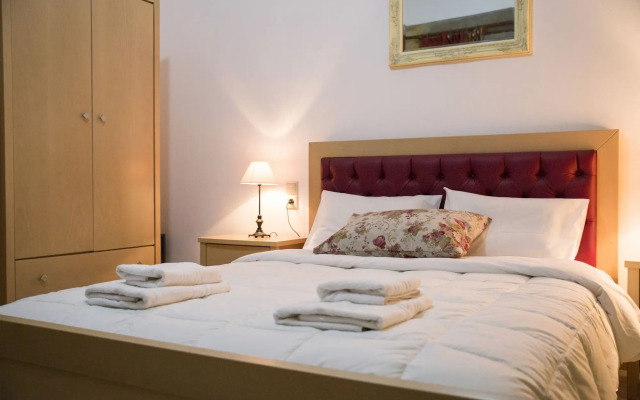 Agarathos Traditional Rooms