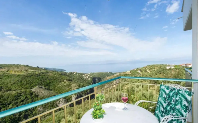 Breathtaking sea View Close to the Beach