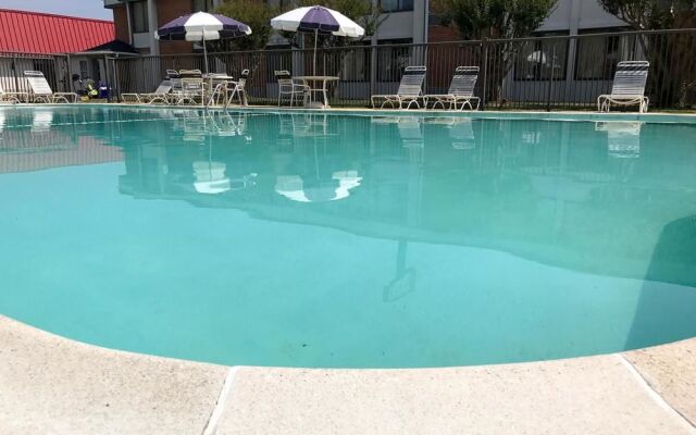 City Studios Inn And Suites