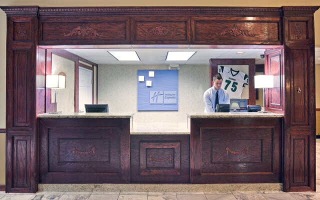 Days Inn & Suites By Wyndham Tahlequah