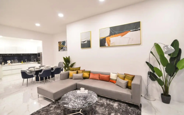 Villa with Shared Pool in Central Pattaya - Palmc19