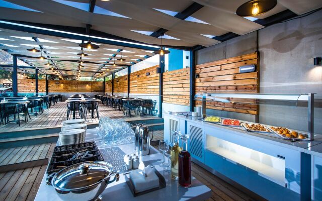 Indigo Suites Selection Adults Only