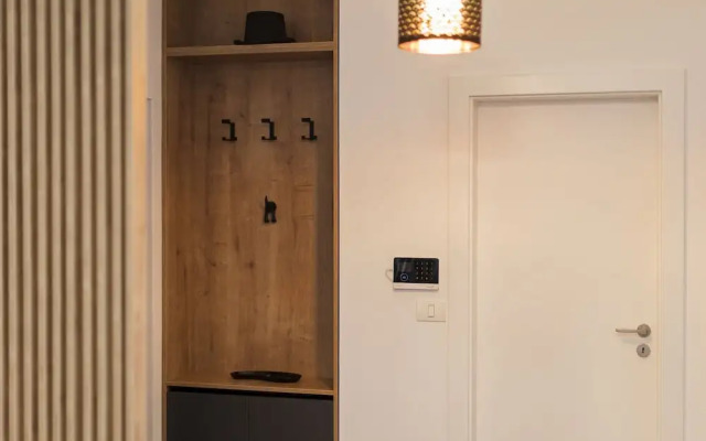 Zoe Apartment