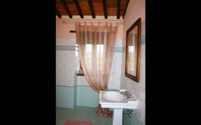 Wonderful private villa with private pool, A/C, WIFI, TV, pets allowed and parking, close to Are...