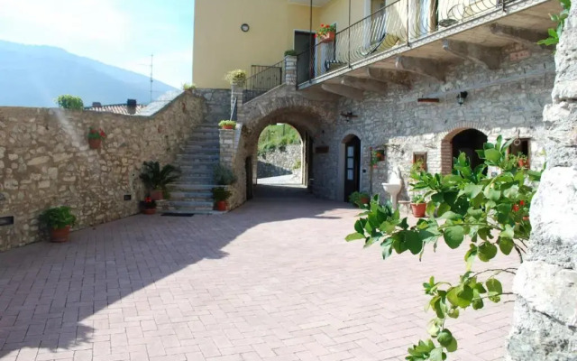 Rustico Kristi - Rebomaholidays