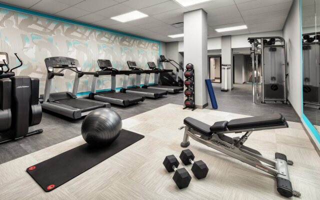 Crowne Plaza Dallas Market Ctr - Love Field by IHG