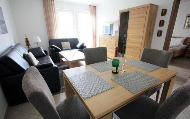 Ferienwohnung-10-mit-Balkon-Garten-Landhaus-Hubertus-Duhnen