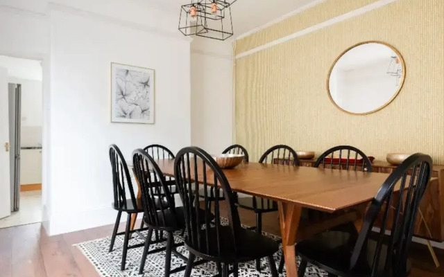 The Emmanuel Orchard - Central 4BDR Home with Parking