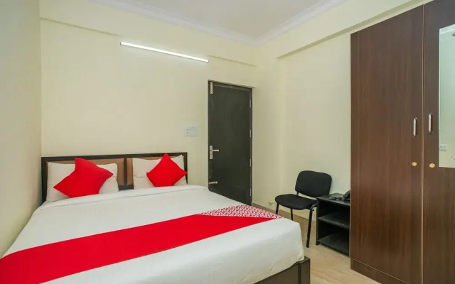 Oyo 28119 Omkar Global Inn