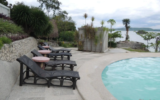 Moalboal Beach Resort