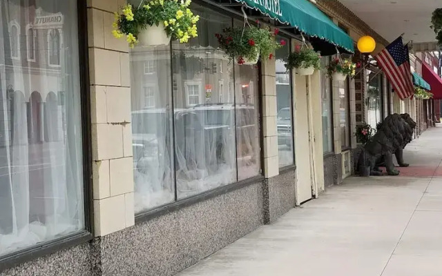 Tioga Suites Hotel - Chanute