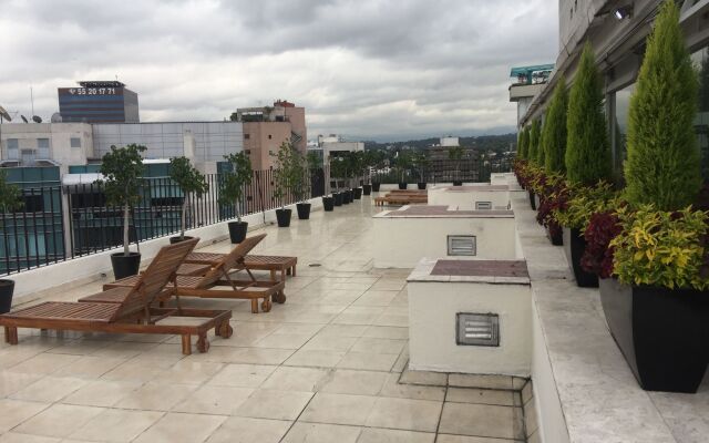 St Isidro Suites Corporate Housing SPA & Wellness Center