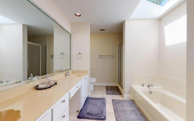 32 Heath Dr