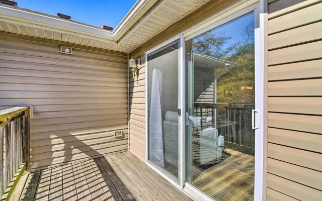 Branson Condo w/ Balcony: Near Silver Dollar City