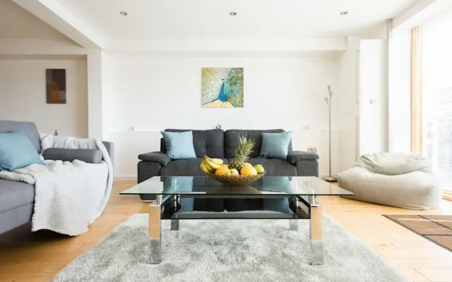 Platinum Apartment next to London Bridge 9995