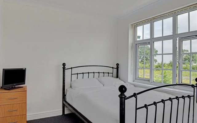 OYO the Gables Hotel, Birmingham Airport