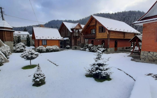 "Обійми гір"Котеджі