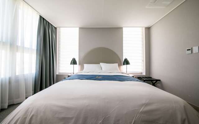 Golden Tulip Essential Namgang