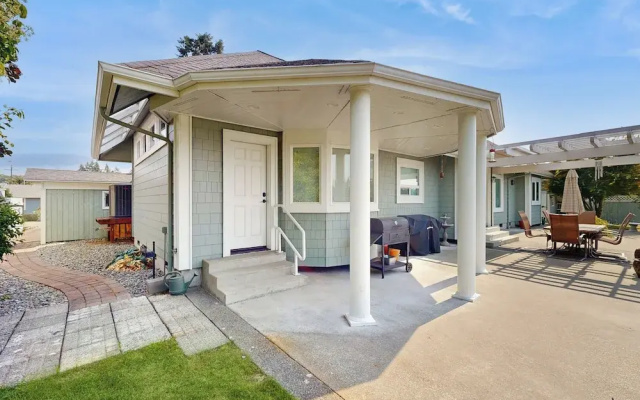 Plummer Lakefront Home: Fish & Kayak