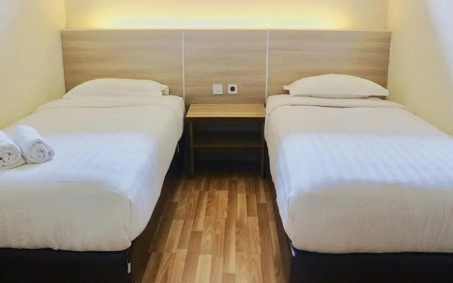 OYO 128 Mutiara Suites