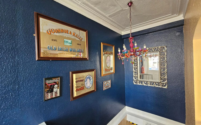 Rivelyn Hotel Bar & Restaurant