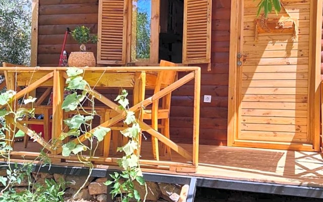 Derin Tas-Bungalow