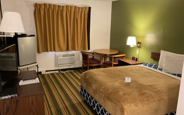Budget Host Inn Buffalo