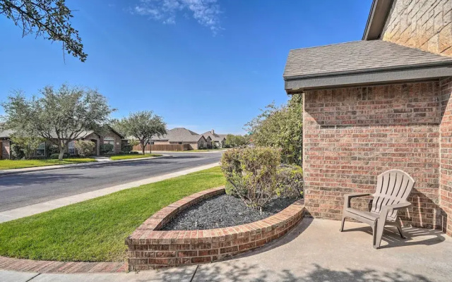Luxe Midland Retreat w/ Patio, Grill & Yard!