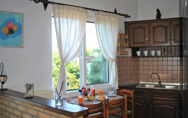 The Olive Grove Apartment by Konnect, Dasia