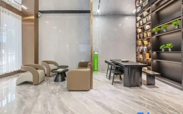 MAX Hotel