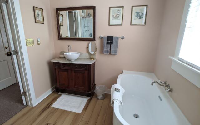 Benjamin Ellis House Bed & Breakfast