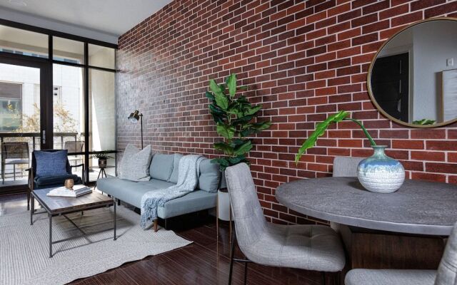 Locale Houston Uptown