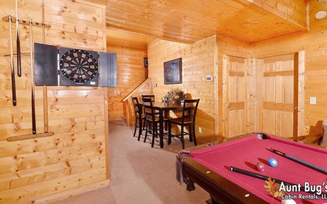 Papa Bear Lodge 565 - Five Bedroom Cabin