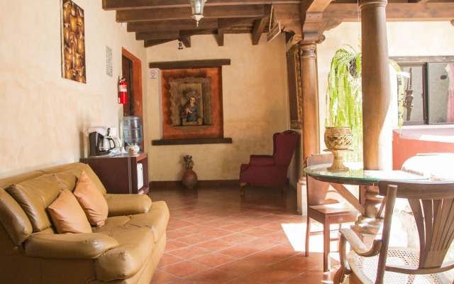 Uxlabil Antigua Hotel y Galería