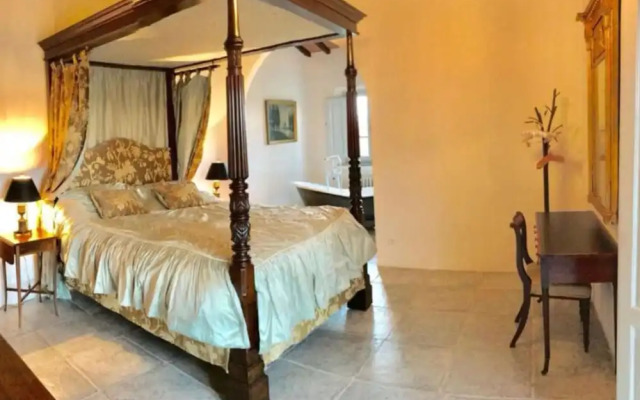 Villa Near Cortona With Pool & Countryside Views