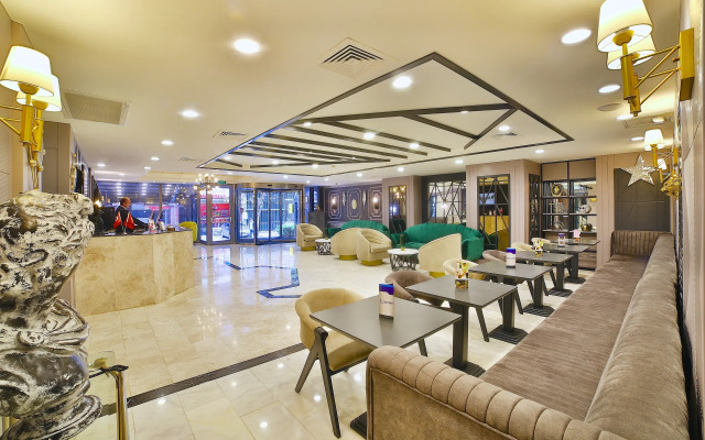 Lion Hotel