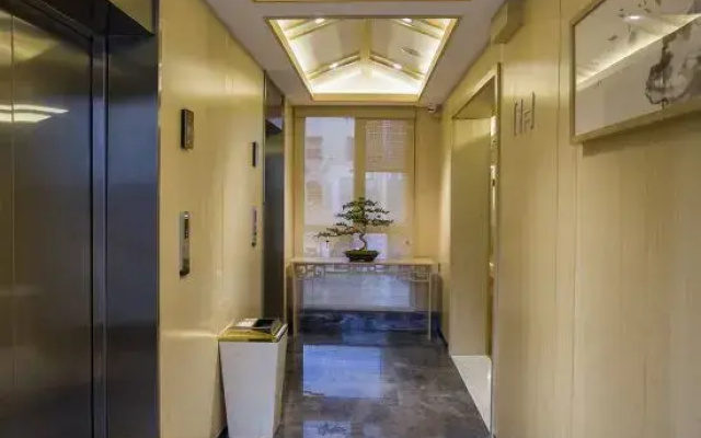 Jianguo Hidden Hotel(Yangzhou Thin West Lake)