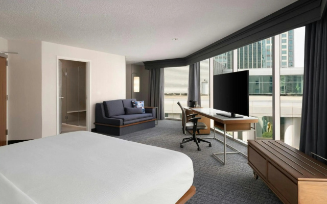 Courtyard by Marriott Charlotte City Center
