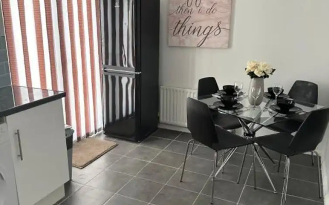 Stunning 3-bed House in Manchester
